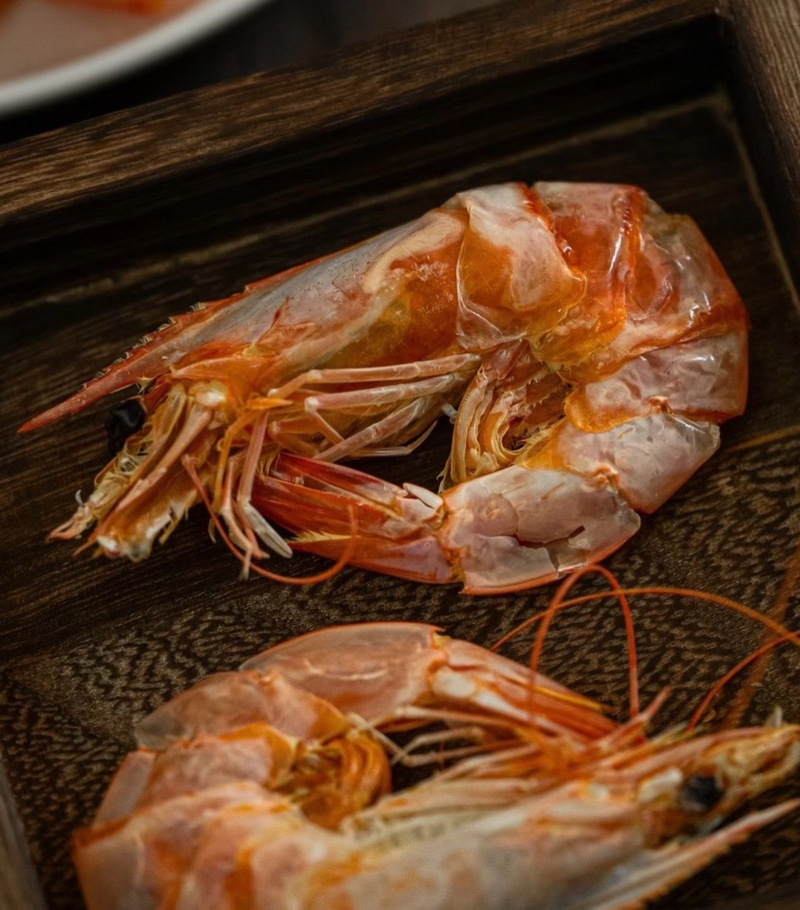 活虾现烤，一口鲜甜——瑶瑶今日的海味治愈时刻